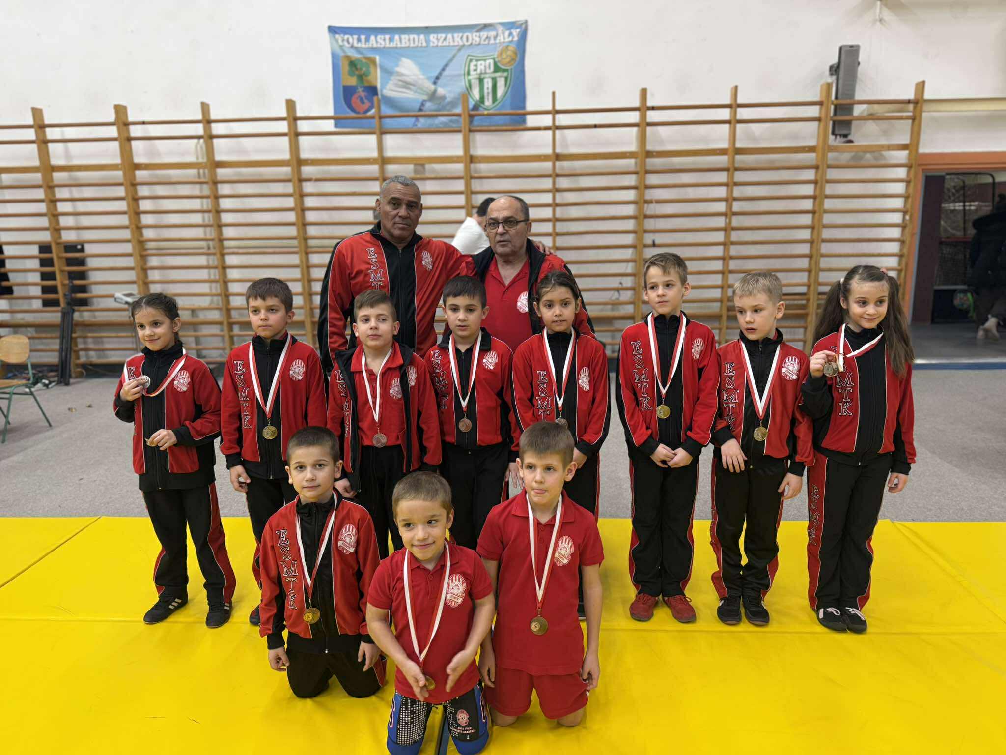 Érden kezdtük az évet: területi bajnokságon és gyermek gálán birkóztunk