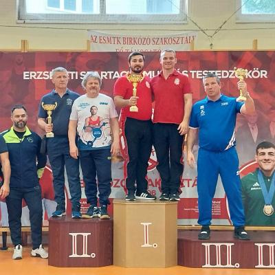 3 Versenyen 41 Ermet Nyertek Birkozoink 04